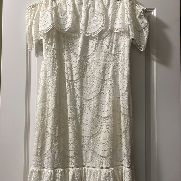 Gianni Bini Dresses & Skirts - Gianni Bini White Lace Dress